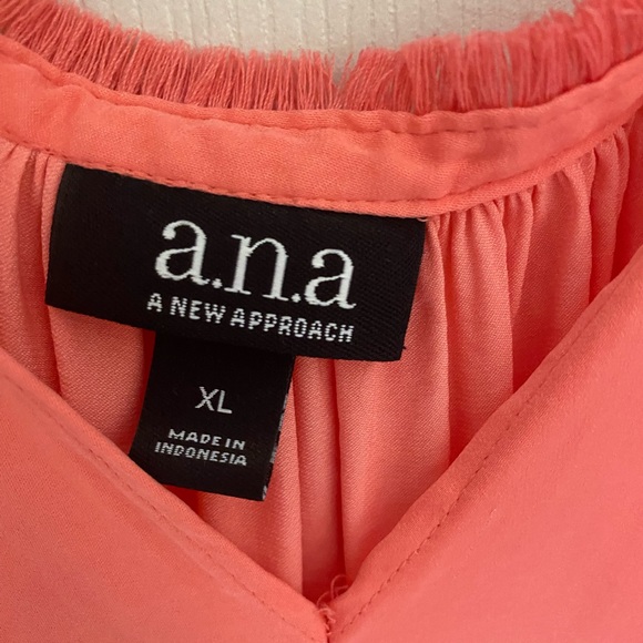 Women’s xl tank - Picture 2 of 2